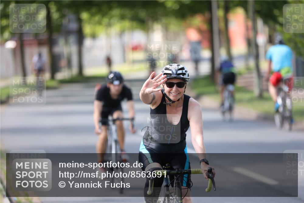 10.08.2025 - GEWOBA Citytriathlon Bremen Yannick Fuchs http://msf.ph/oto/8563691 10.08.2025 14:38:00 Radfahren 30, 75, 147, 152, 191, 528 meine-sportfotos.de