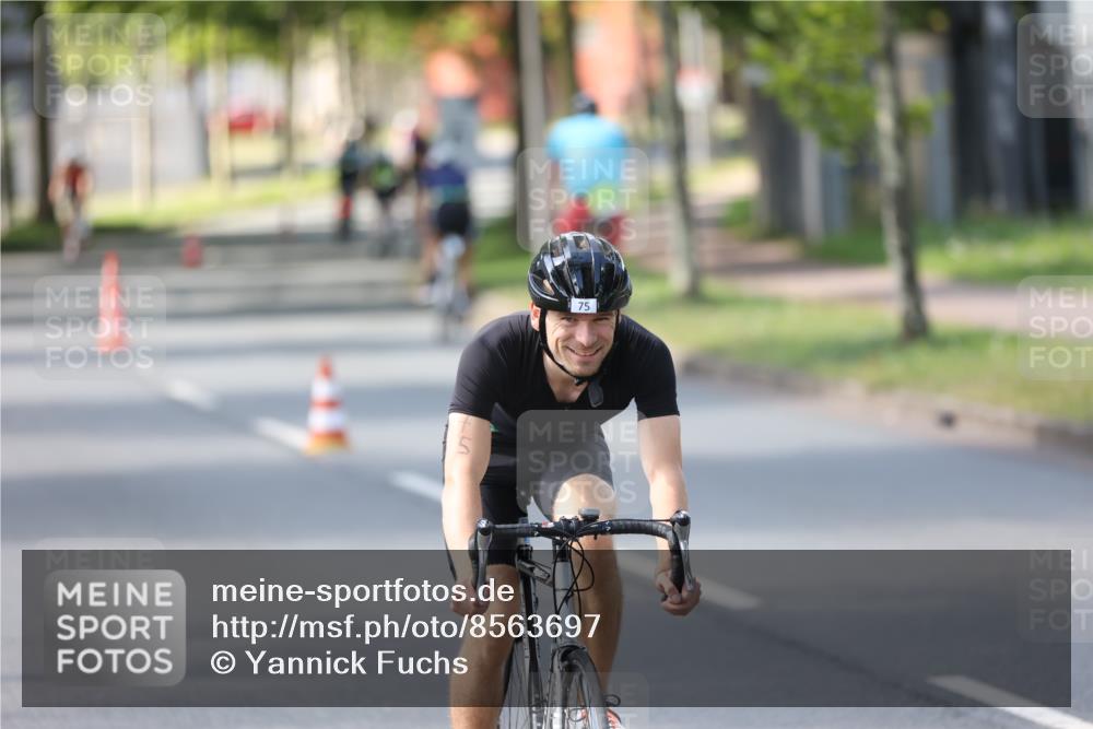 10.08.2025 - GEWOBA Citytriathlon Bremen Yannick Fuchs http://msf.ph/oto/8563697 10.08.2025 14:38:01 Radfahren 30, 75, 81, 147, 152, 191, 528 meine-sportfotos.de
