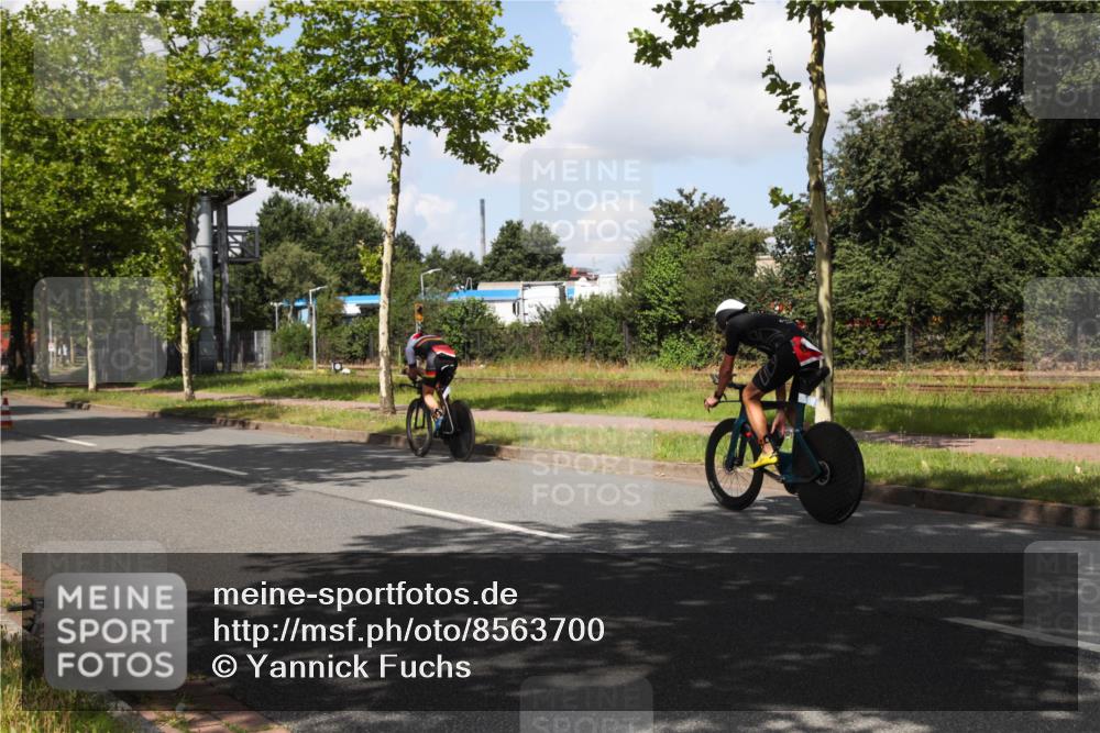 10.08.2025 - GEWOBA Citytriathlon Bremen Yannick Fuchs http://msf.ph/oto/8563700 10.08.2025 12:39:23 Radfahren 696, 709, 729, 758, 795, 869, 900, 1006 meine-sportfotos.de