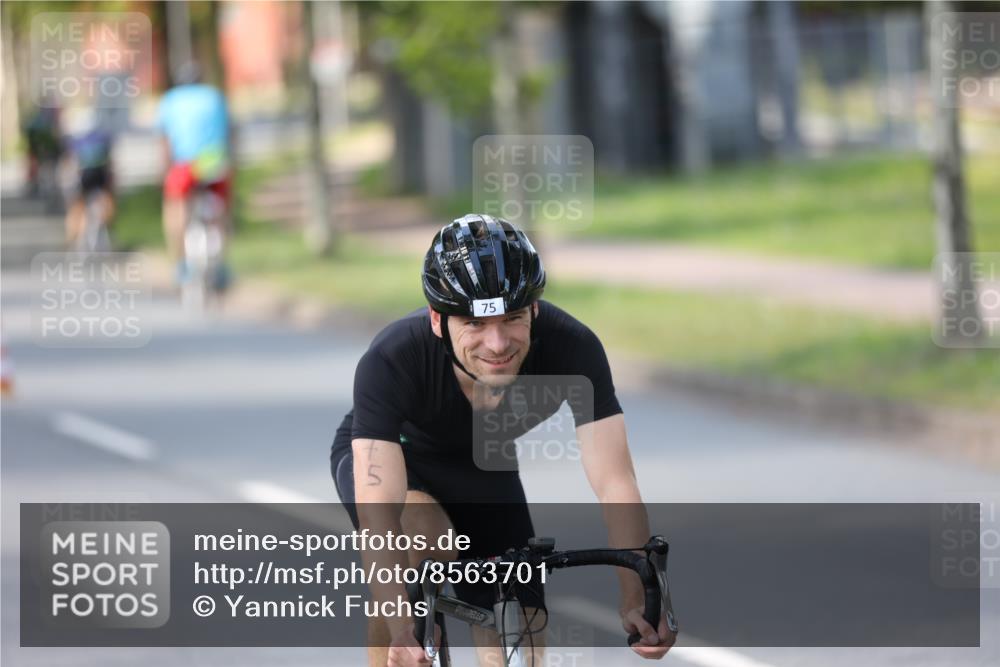 10.08.2025 - GEWOBA Citytriathlon Bremen Yannick Fuchs http://msf.ph/oto/8563701 10.08.2025 14:38:01 Radfahren 30, 75, 81, 147, 152, 191, 528 meine-sportfotos.de