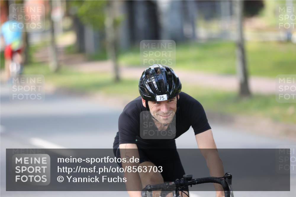 10.08.2025 - GEWOBA Citytriathlon Bremen Yannick Fuchs http://msf.ph/oto/8563703 10.08.2025 14:38:02 Radfahren 30, 75, 81, 147, 152, 191, 528 meine-sportfotos.de