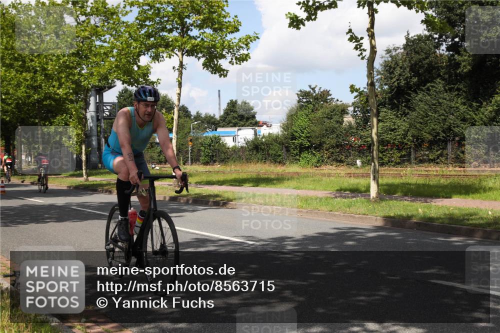 10.08.2025 - GEWOBA Citytriathlon Bremen Yannick Fuchs http://msf.ph/oto/8563715 10.08.2025 12:39:28 Radfahren 572, 709, 758, 795, 813, 869, 1006 meine-sportfotos.de