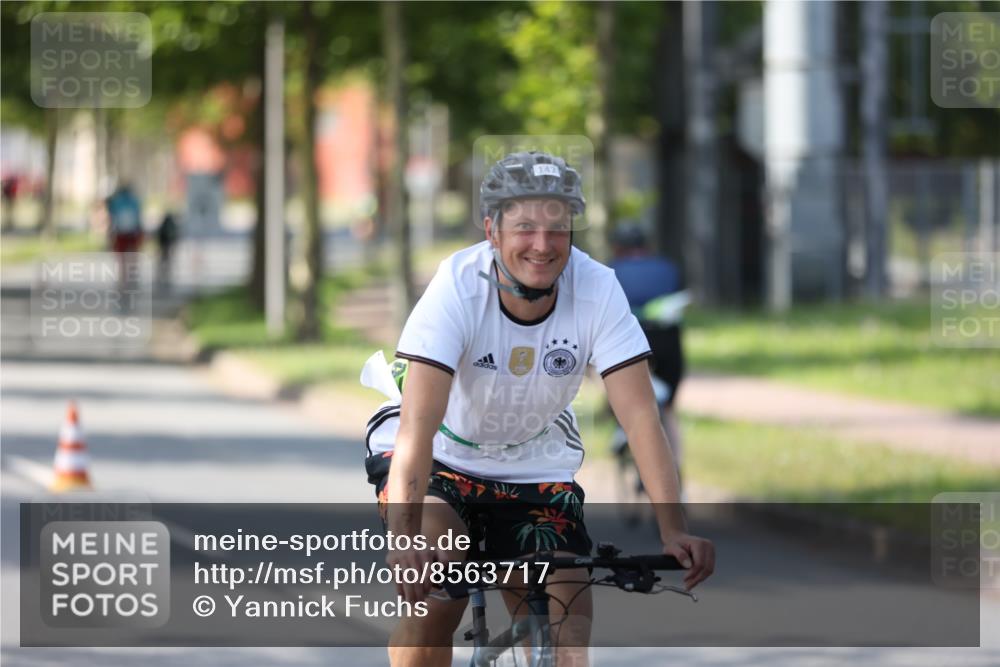 10.08.2025 - GEWOBA Citytriathlon Bremen Yannick Fuchs http://msf.ph/oto/8563717 10.08.2025 14:38:07 Radfahren 30, 54, 75, 81, 147, 152, 528 meine-sportfotos.de