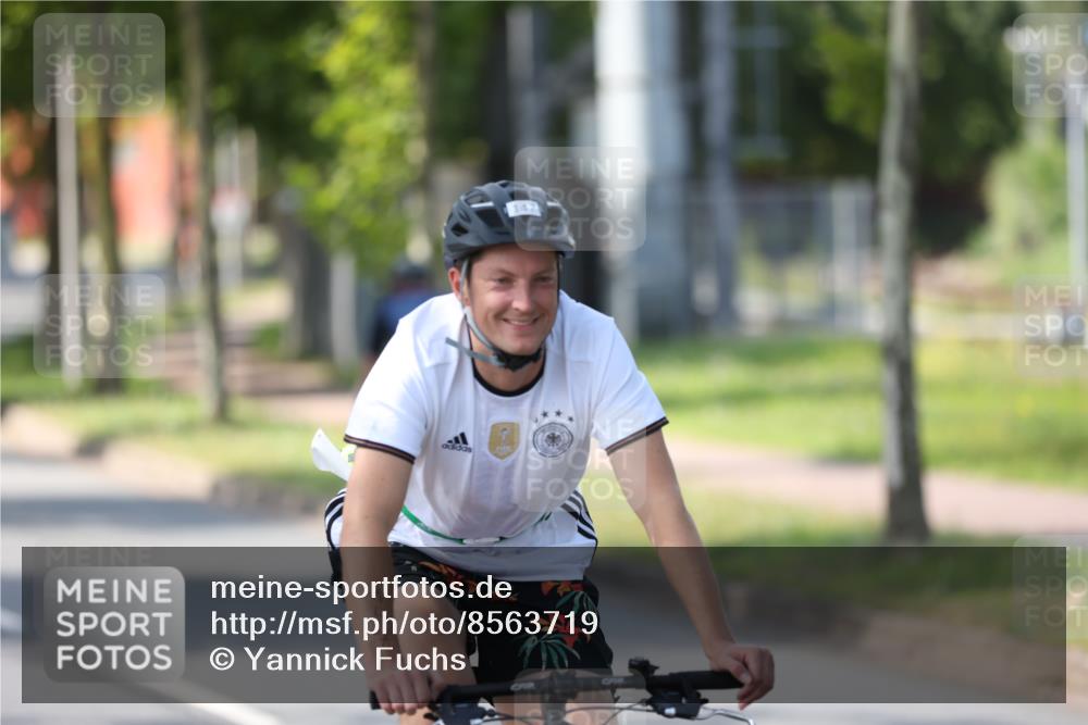 10.08.2025 - GEWOBA Citytriathlon Bremen Yannick Fuchs http://msf.ph/oto/8563719 10.08.2025 14:38:07 Radfahren 30, 54, 75, 81, 147, 152, 528 meine-sportfotos.de