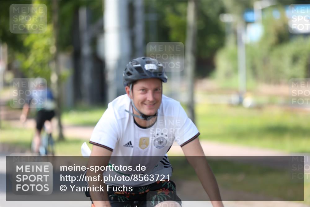 10.08.2025 - GEWOBA Citytriathlon Bremen Yannick Fuchs http://msf.ph/oto/8563721 10.08.2025 14:38:07 Radfahren 30, 54, 75, 81, 147, 152, 528 meine-sportfotos.de