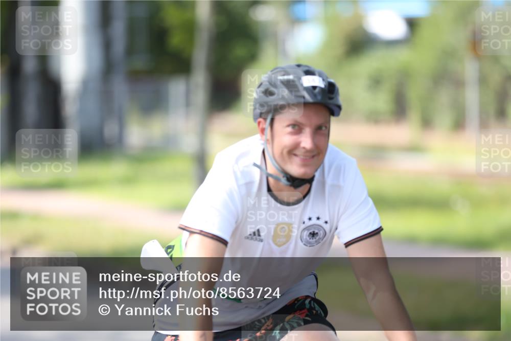 10.08.2025 - GEWOBA Citytriathlon Bremen Yannick Fuchs http://msf.ph/oto/8563724 10.08.2025 14:38:07 Radfahren 30, 54, 75, 81, 147, 152, 528 meine-sportfotos.de