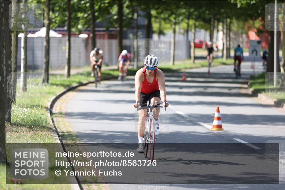10.08.2025 - GEWOBA Citytriathlon Bremen Yannick Fuchs http://msf.ph/oto/8563726 10.08.2025 14:38:08 Radfahren 30, 54, 75, 81, 147, 152, 528 meine-sportfotos.de