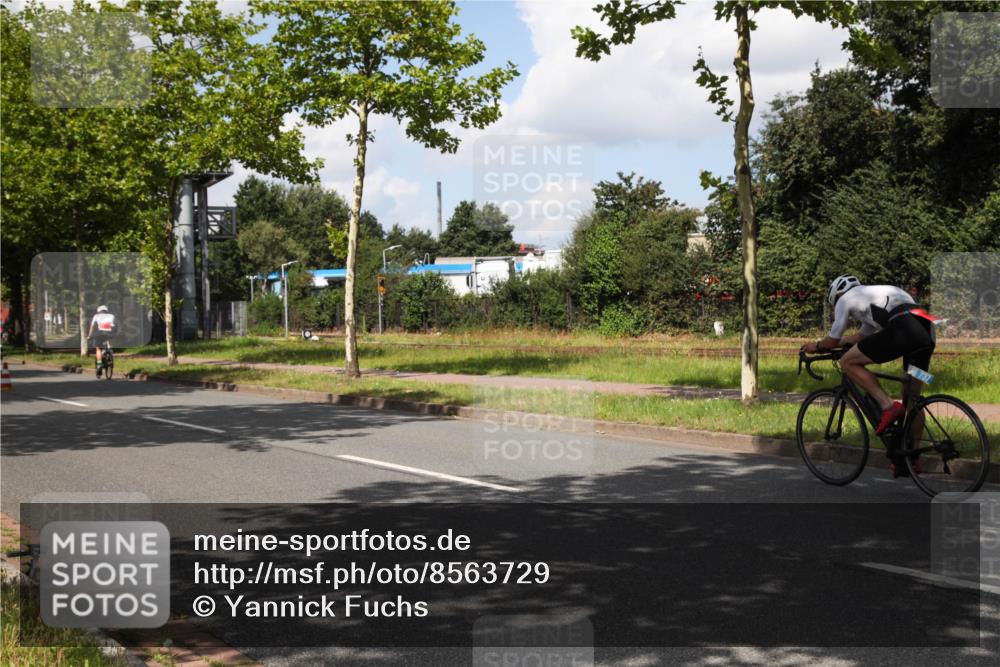 10.08.2025 - GEWOBA Citytriathlon Bremen Yannick Fuchs http://msf.ph/oto/8563729 10.08.2025 12:39:36 Radfahren 572, 758, 795, 813, 869 meine-sportfotos.de