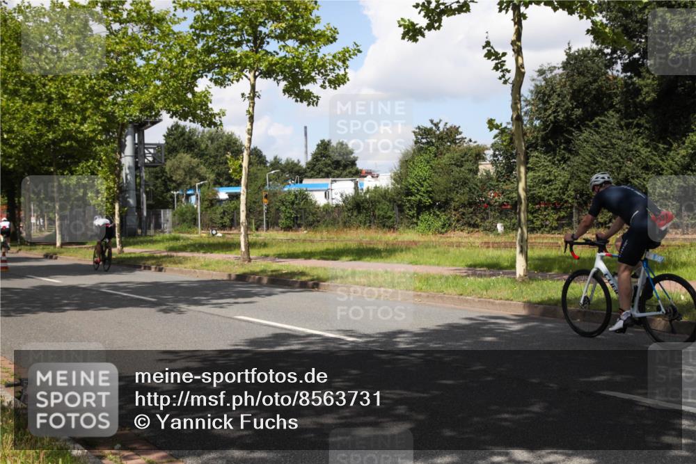 10.08.2025 - GEWOBA Citytriathlon Bremen Yannick Fuchs http://msf.ph/oto/8563731 10.08.2025 12:39:38 Radfahren 572, 589, 795, 813, 869 meine-sportfotos.de