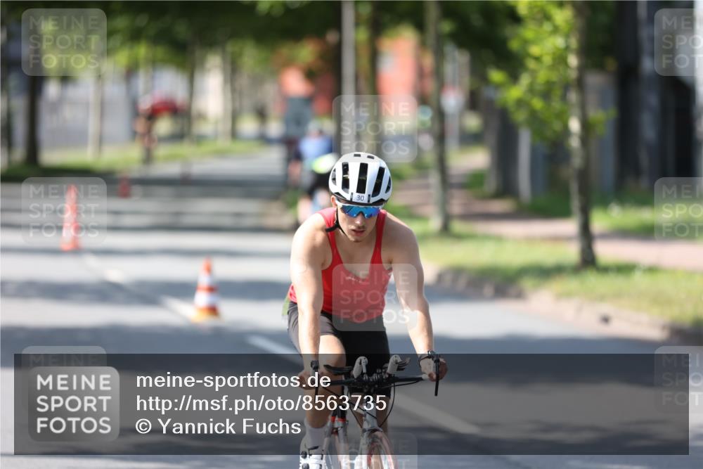 10.08.2025 - GEWOBA Citytriathlon Bremen Yannick Fuchs http://msf.ph/oto/8563735 10.08.2025 14:38:09 Radfahren 30, 54, 75, 81, 147, 152 meine-sportfotos.de
