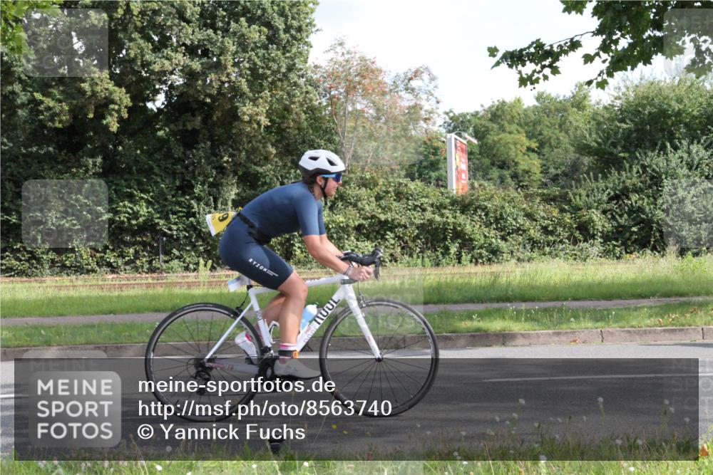 10.08.2025 - GEWOBA Citytriathlon Bremen Yannick Fuchs http://msf.ph/oto/8563740 10.08.2025 10:52:17 Radfahren 137, 349, 355, 390, 392, 394, 479 meine-sportfotos.de