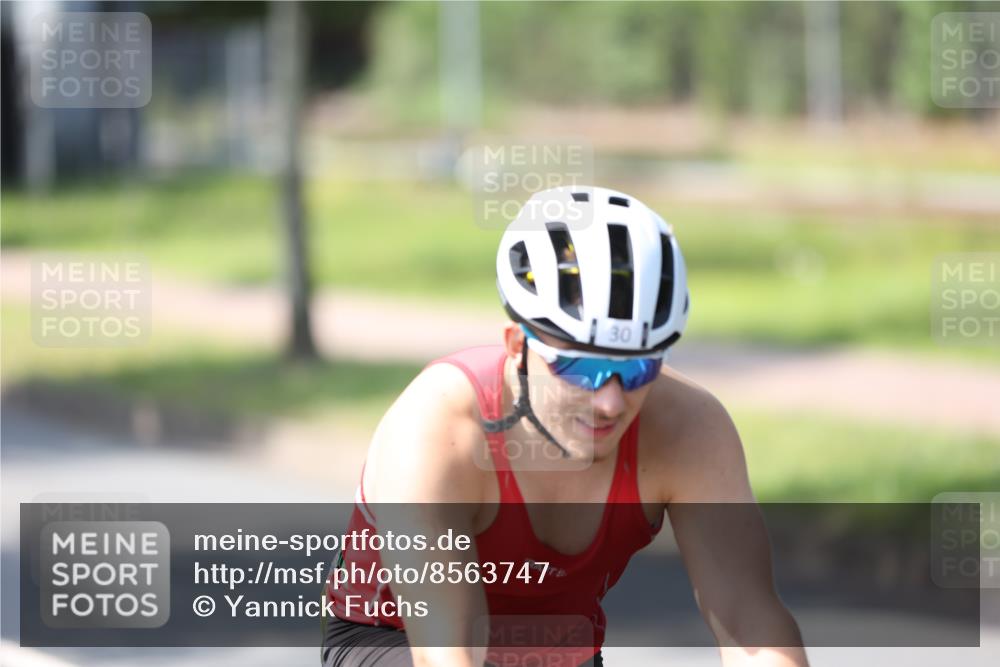10.08.2025 - GEWOBA Citytriathlon Bremen Yannick Fuchs http://msf.ph/oto/8563747 10.08.2025 14:38:10 Radfahren 30, 54, 75, 81, 147, 152 meine-sportfotos.de