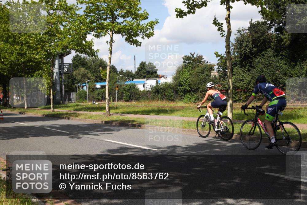 10.08.2025 - GEWOBA Citytriathlon Bremen Yannick Fuchs http://msf.ph/oto/8563762 10.08.2025 12:39:52 Radfahren 589, 596, 779, 813, 831, 883, 1028 meine-sportfotos.de