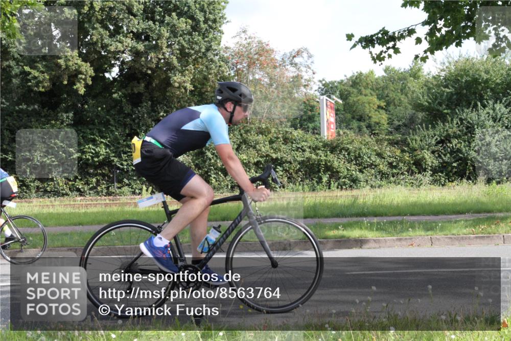 10.08.2025 - GEWOBA Citytriathlon Bremen Yannick Fuchs http://msf.ph/oto/8563764 10.08.2025 10:52:20 Radfahren 137, 349, 354, 355, 390, 392, 394, 479 meine-sportfotos.de