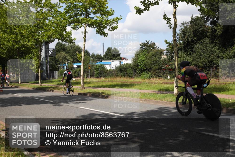 10.08.2025 - GEWOBA Citytriathlon Bremen Yannick Fuchs http://msf.ph/oto/8563767 10.08.2025 12:39:56 Radfahren 589, 596, 706, 721, 779, 831, 880, 883, 1028 meine-sportfotos.de