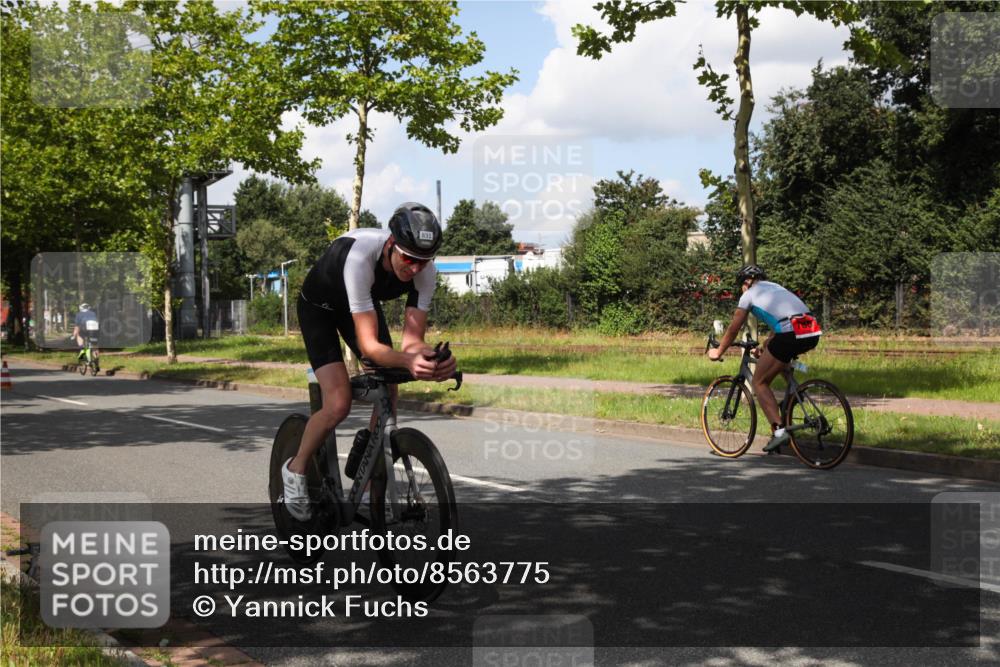 10.08.2025 - GEWOBA Citytriathlon Bremen Yannick Fuchs http://msf.ph/oto/8563775 10.08.2025 12:40:00 Radfahren 589, 596, 690, 706, 721, 779, 831, 880, 883, 1028 meine-sportfotos.de