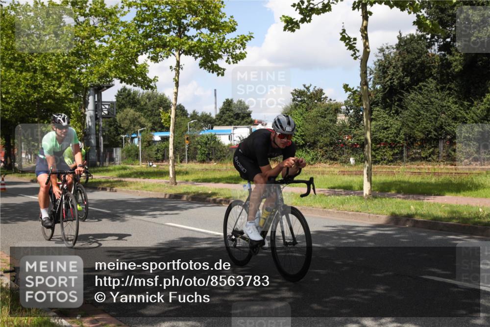10.08.2025 - GEWOBA Citytriathlon Bremen Yannick Fuchs http://msf.ph/oto/8563783 10.08.2025 12:40:02 Radfahren 589, 596, 690, 706, 721, 779, 831, 880, 883, 896, 1028 meine-sportfotos.de