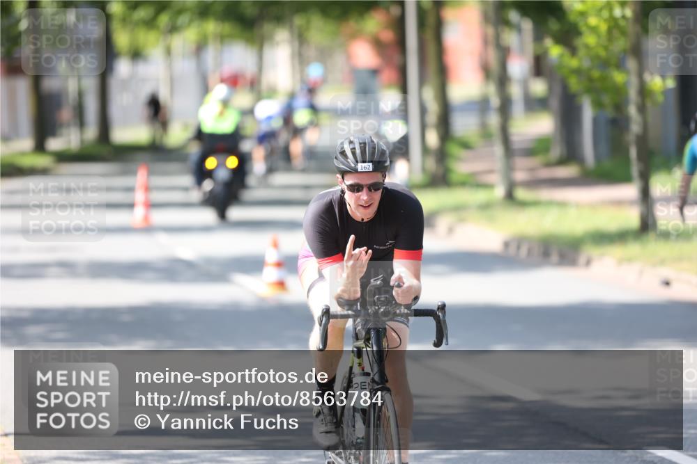 10.08.2025 - GEWOBA Citytriathlon Bremen Yannick Fuchs http://msf.ph/oto/8563784 10.08.2025 14:38:26 Radfahren 51, 54, 81, 162, 195, 295 meine-sportfotos.de