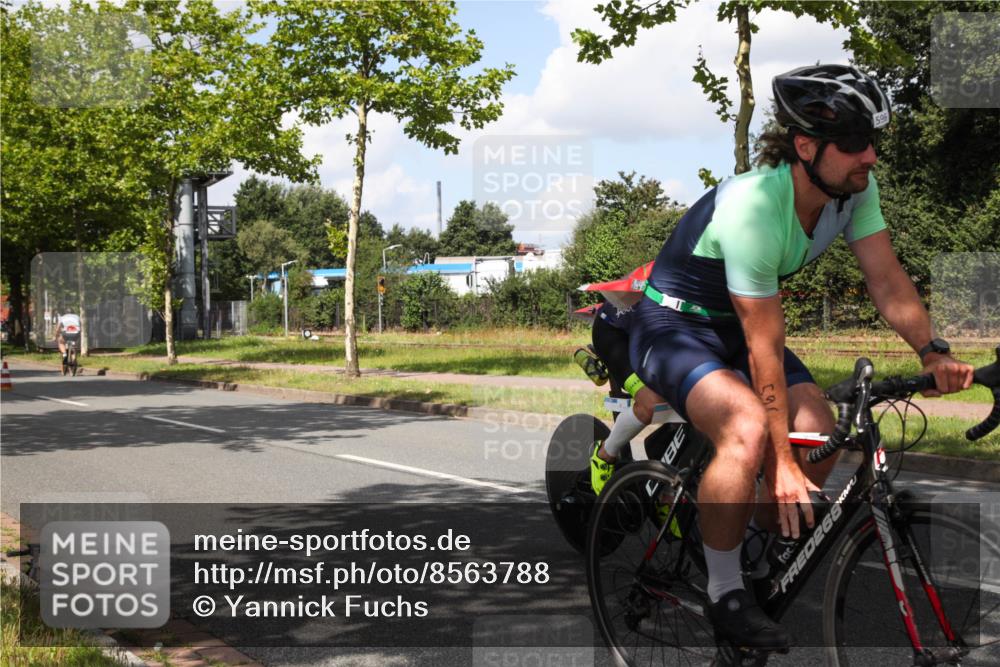 10.08.2025 - GEWOBA Citytriathlon Bremen Yannick Fuchs http://msf.ph/oto/8563788 10.08.2025 12:40:03 Radfahren 589, 596, 690, 706, 721, 779, 831, 880, 883, 890, 896, 1028 meine-sportfotos.de