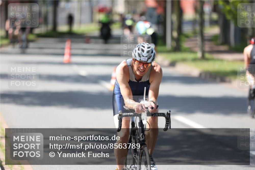 10.08.2025 - GEWOBA Citytriathlon Bremen Yannick Fuchs http://msf.ph/oto/8563789 10.08.2025 14:38:30 Radfahren 50, 51, 162, 195, 295, 312 meine-sportfotos.de