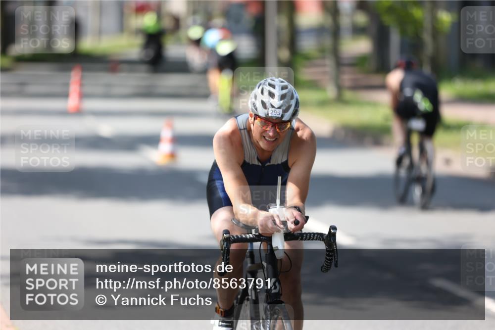 10.08.2025 - GEWOBA Citytriathlon Bremen Yannick Fuchs http://msf.ph/oto/8563791 10.08.2025 14:38:30 Radfahren 50, 51, 162, 195, 295, 312 meine-sportfotos.de