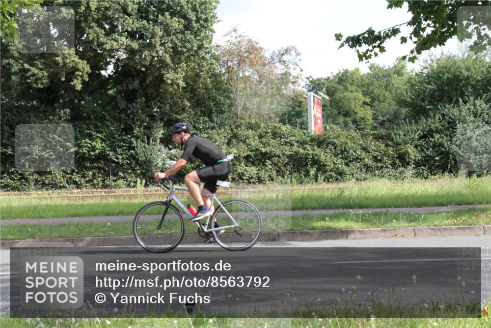 10.08.2025 - GEWOBA Citytriathlon Bremen Yannick Fuchs http://msf.ph/oto/8563792 10.08.2025 10:52:26 Radfahren 137, 349, 354, 355, 390, 392, 394, 479, 491, 504 meine-sportfotos.de