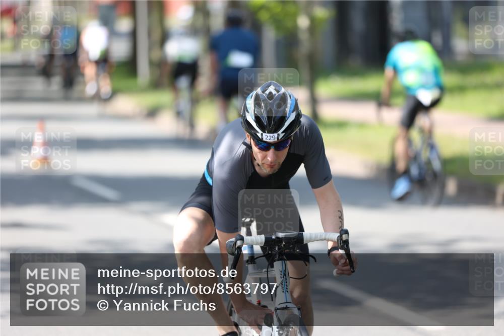 10.08.2025 - GEWOBA Citytriathlon Bremen Yannick Fuchs http://msf.ph/oto/8563797 10.08.2025 14:38:35 Radfahren 50, 51, 162, 195, 216, 238, 295, 312 meine-sportfotos.de