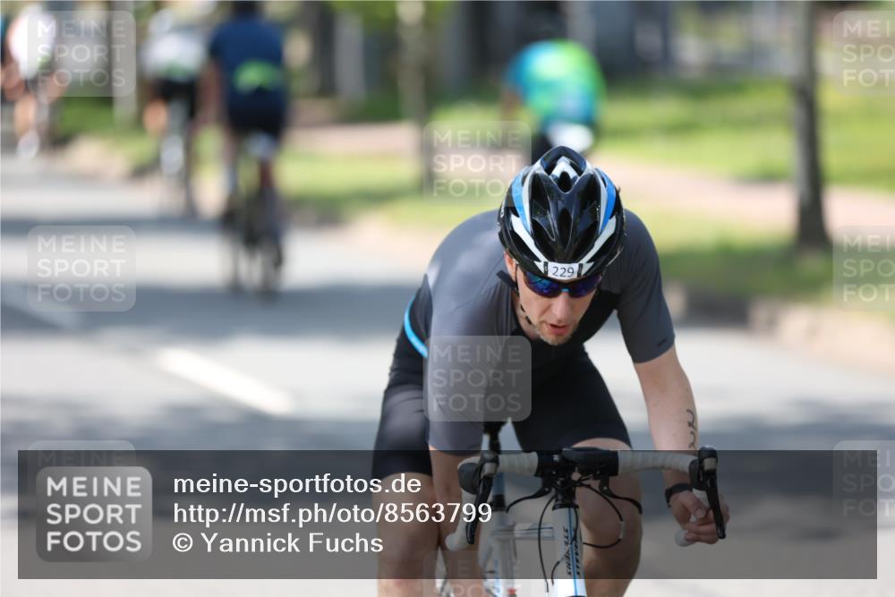 10.08.2025 - GEWOBA Citytriathlon Bremen Yannick Fuchs http://msf.ph/oto/8563799 10.08.2025 14:38:35 Radfahren 50, 51, 162, 195, 216, 238, 295, 312 meine-sportfotos.de