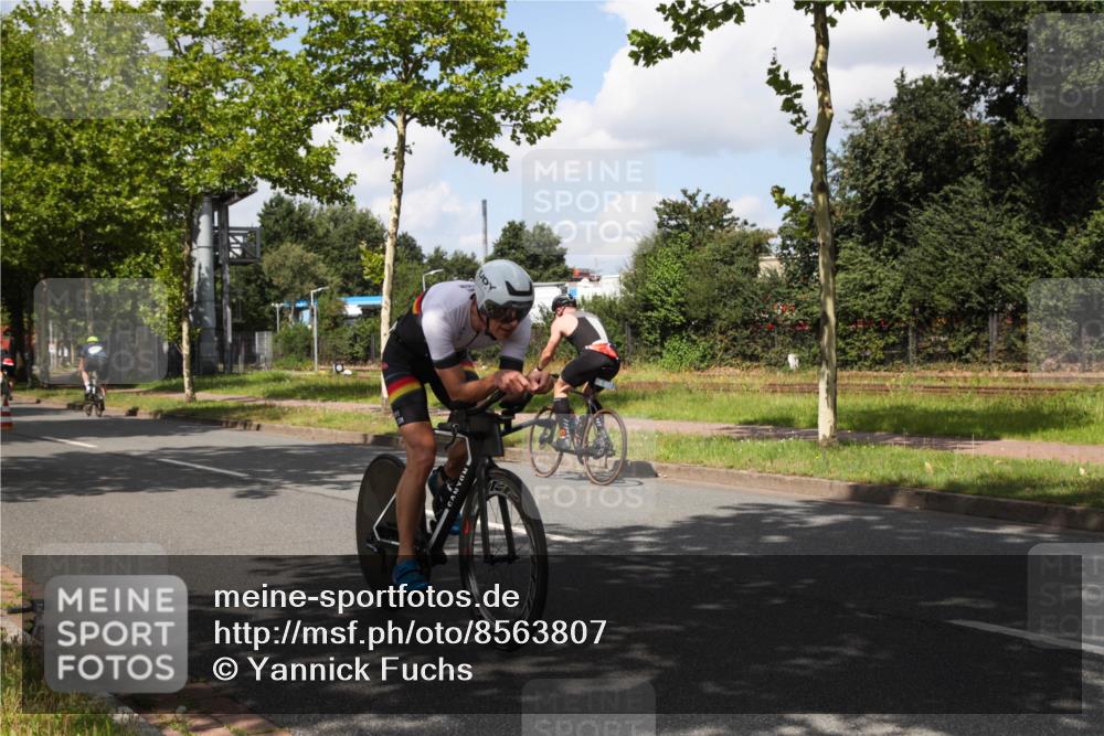 10.08.2025 - GEWOBA Citytriathlon Bremen Yannick Fuchs http://msf.ph/oto/8563807 10.08.2025 12:40:11 Radfahren 559, 596, 602, 690, 706, 721, 779, 815, 831, 880, 883, 890, 896, 899, 1028 meine-sportfotos.de