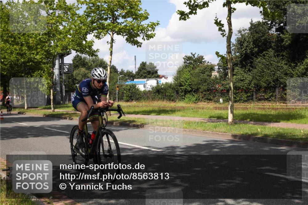 10.08.2025 - GEWOBA Citytriathlon Bremen Yannick Fuchs http://msf.ph/oto/8563813 10.08.2025 12:40:14 Radfahren 559, 581, 596, 602, 690, 706, 721, 779, 815, 831, 880, 883, 890, 896, 899, 949, 975, 1028 meine-sportfotos.de