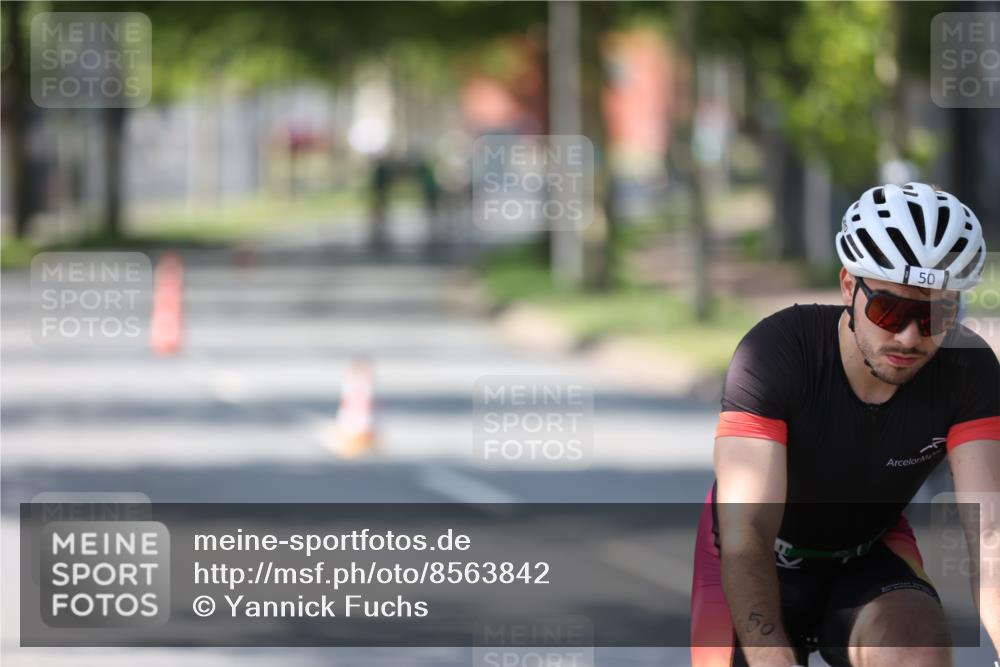 10.08.2025 - GEWOBA Citytriathlon Bremen Yannick Fuchs http://msf.ph/oto/8563842 10.08.2025 14:38:43 Radfahren 50, 51, 195, 216, 238, 312, 354 meine-sportfotos.de