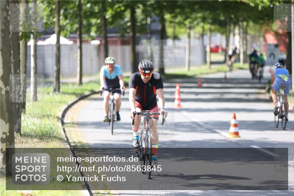 10.08.2025 - GEWOBA Citytriathlon Bremen Yannick Fuchs http://msf.ph/oto/8563845 10.08.2025 14:38:44 Radfahren 50, 51, 195, 216, 238, 312, 354 meine-sportfotos.de