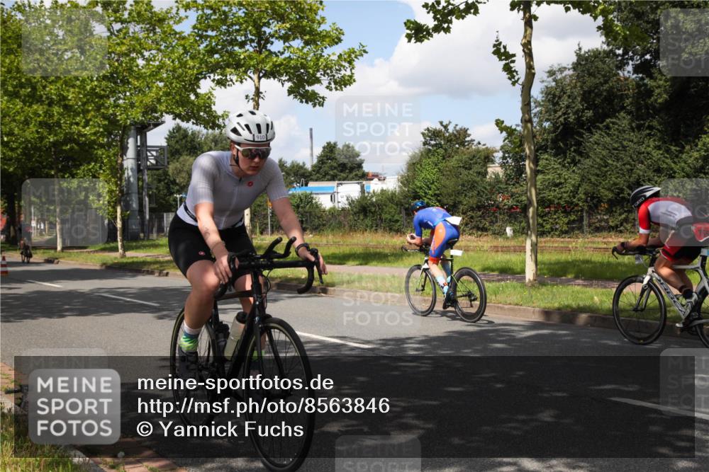 10.08.2025 - GEWOBA Citytriathlon Bremen Yannick Fuchs http://msf.ph/oto/8563846 10.08.2025 12:40:28 Radfahren 559, 581, 597, 602, 672, 723, 737, 815, 848, 870, 879, 890, 899, 910, 949, 975, 1002, 1024 meine-sportfotos.de