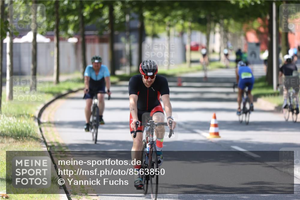 10.08.2025 - GEWOBA Citytriathlon Bremen Yannick Fuchs http://msf.ph/oto/8563850 10.08.2025 14:38:44 Radfahren 50, 51, 195, 216, 238, 312, 354 meine-sportfotos.de