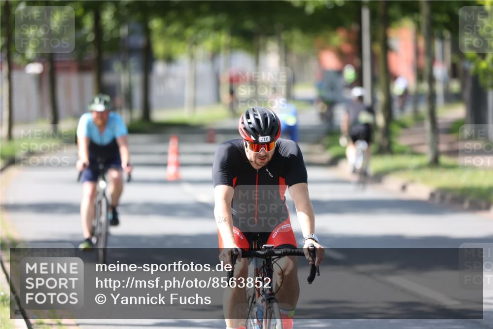 10.08.2025 - GEWOBA Citytriathlon Bremen Yannick Fuchs http://msf.ph/oto/8563852 10.08.2025 14:38:45 Radfahren 50, 51, 195, 216, 238, 312, 354 meine-sportfotos.de