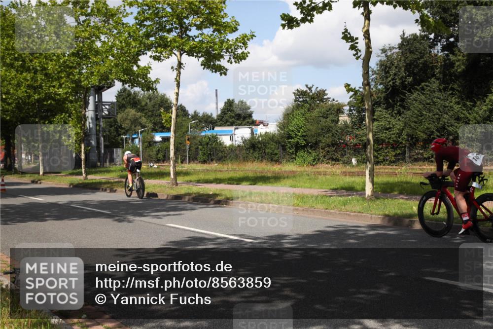 10.08.2025 - GEWOBA Citytriathlon Bremen Yannick Fuchs http://msf.ph/oto/8563859 10.08.2025 12:40:33 Radfahren 581, 597, 672, 723, 737, 829, 848, 870, 879, 899, 910, 921, 949, 975, 1002, 1024 meine-sportfotos.de