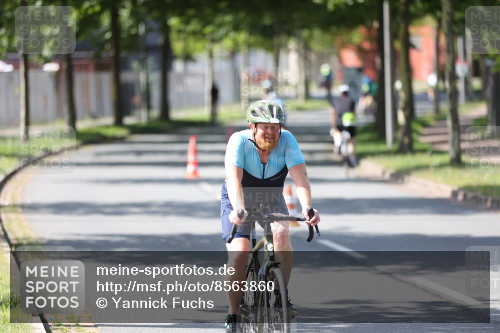 10.08.2025 - GEWOBA Citytriathlon Bremen Yannick Fuchs http://msf.ph/oto/8563860 10.08.2025 14:38:46 Radfahren 50, 51, 195, 216, 238, 312, 354 meine-sportfotos.de