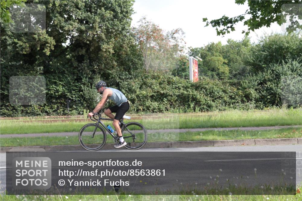 10.08.2025 - GEWOBA Citytriathlon Bremen Yannick Fuchs http://msf.ph/oto/8563861 10.08.2025 10:53:01 Radfahren 358, 379, 380, 382, 400, 413, 448 meine-sportfotos.de