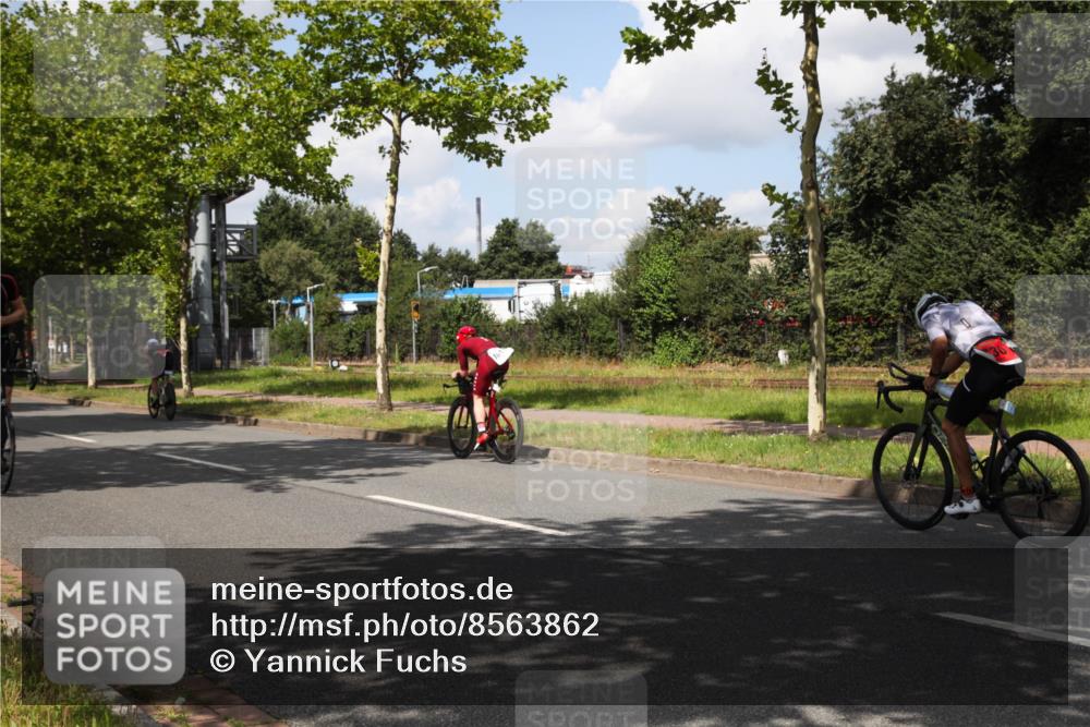 10.08.2025 - GEWOBA Citytriathlon Bremen Yannick Fuchs http://msf.ph/oto/8563862 10.08.2025 12:40:34 Radfahren 581, 597, 672, 723, 737, 829, 848, 870, 879, 910, 921, 949, 975, 1002, 1024 meine-sportfotos.de