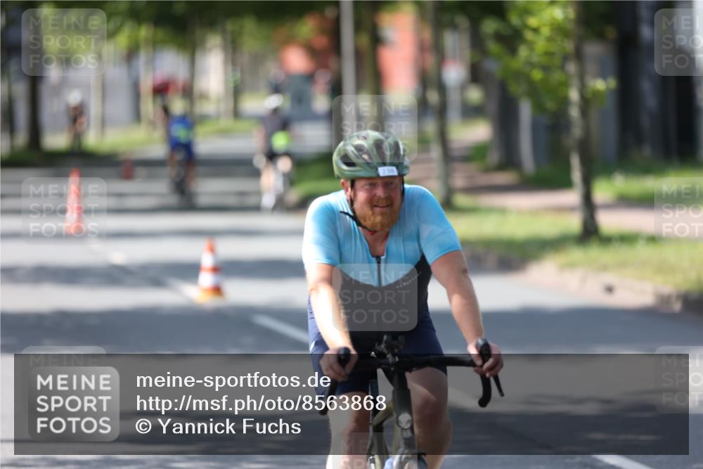 10.08.2025 - GEWOBA Citytriathlon Bremen Yannick Fuchs http://msf.ph/oto/8563868 10.08.2025 14:38:46 Radfahren 50, 51, 195, 216, 238, 312, 354 meine-sportfotos.de