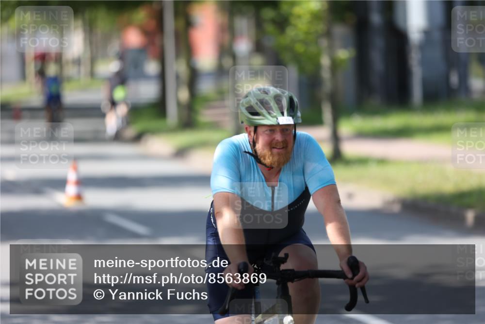 10.08.2025 - GEWOBA Citytriathlon Bremen Yannick Fuchs http://msf.ph/oto/8563869 10.08.2025 14:38:46 Radfahren 50, 51, 195, 216, 238, 312, 354 meine-sportfotos.de