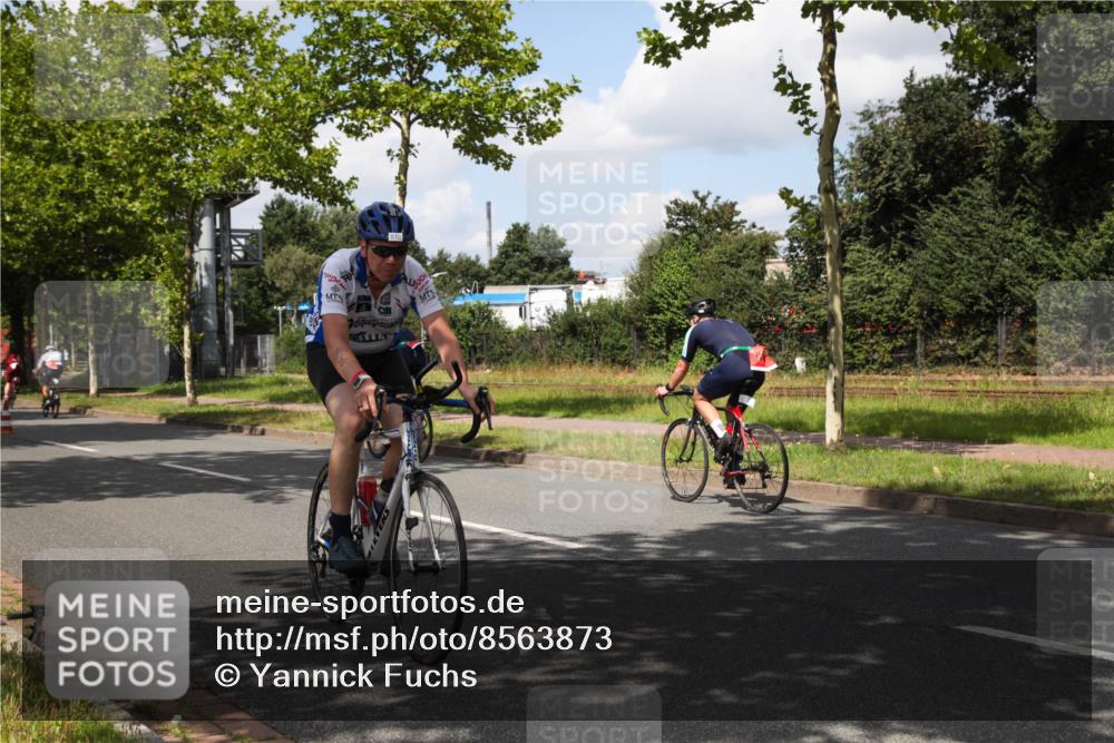 10.08.2025 - GEWOBA Citytriathlon Bremen Yannick Fuchs http://msf.ph/oto/8563873 10.08.2025 12:40:36 Radfahren 581, 597, 606, 672, 723, 737, 829, 848, 870, 879, 910, 921, 949, 975, 1002, 1024 meine-sportfotos.de