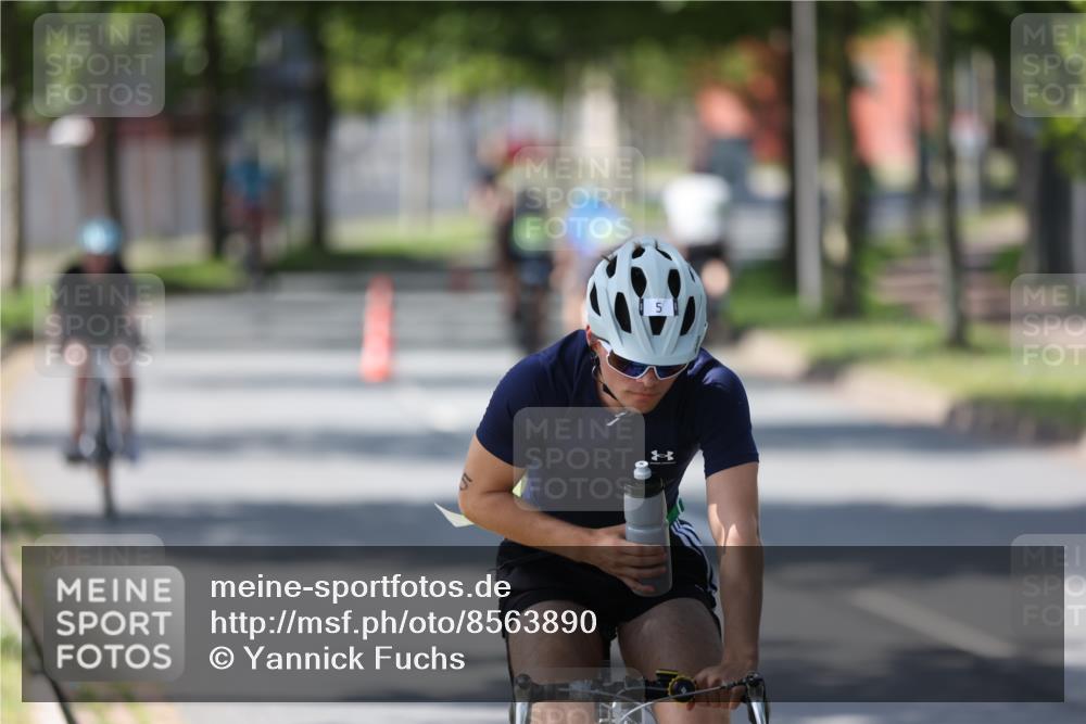 10.08.2025 - GEWOBA Citytriathlon Bremen Yannick Fuchs http://msf.ph/oto/8563890 10.08.2025 14:38:56 Radfahren 100, 216, 236, 238, 354 meine-sportfotos.de