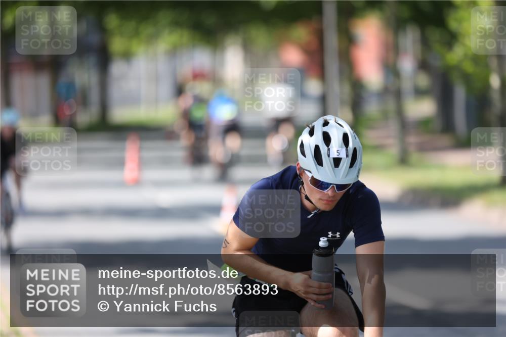 10.08.2025 - GEWOBA Citytriathlon Bremen Yannick Fuchs http://msf.ph/oto/8563893 10.08.2025 14:38:57 Radfahren 100, 216, 236, 238, 354 meine-sportfotos.de