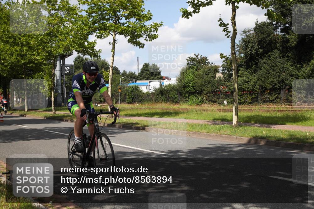 10.08.2025 - GEWOBA Citytriathlon Bremen Yannick Fuchs http://msf.ph/oto/8563894 10.08.2025 12:40:48 Radfahren 606, 650, 672, 785, 802, 829, 848, 921, 1001, 1002 meine-sportfotos.de