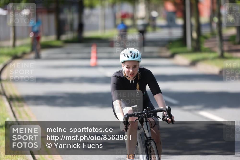 10.08.2025 - GEWOBA Citytriathlon Bremen Yannick Fuchs http://msf.ph/oto/8563901 10.08.2025 14:38:59 Radfahren 100, 236, 238, 354 meine-sportfotos.de
