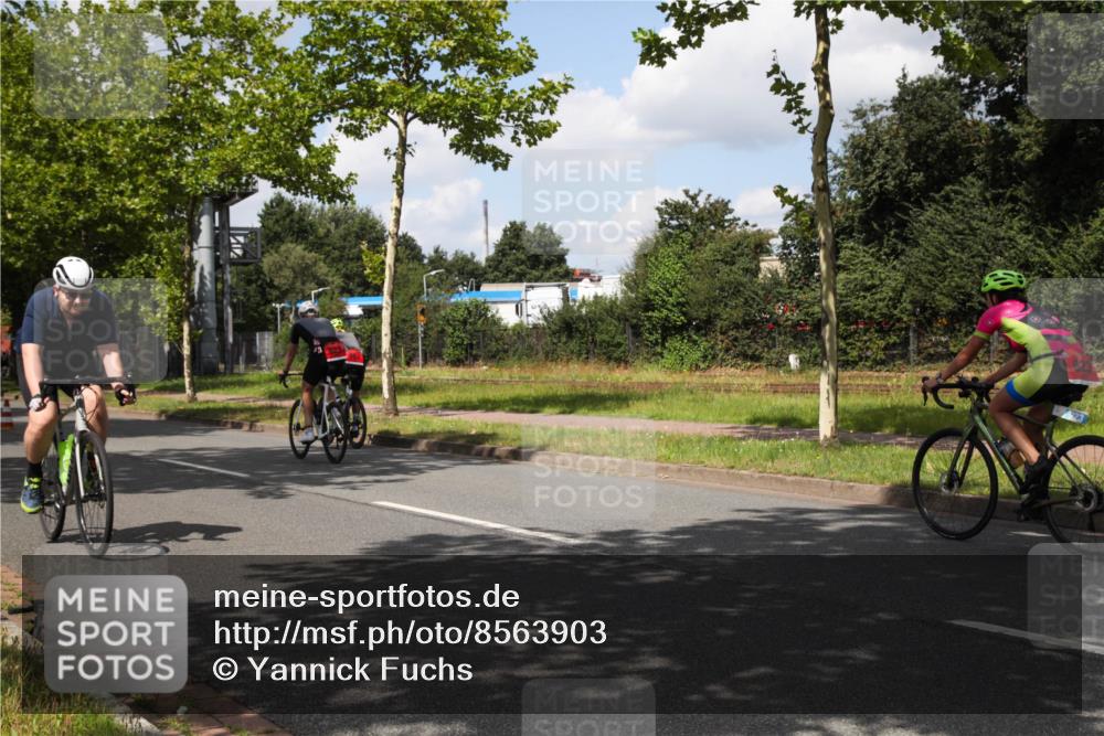 10.08.2025 - GEWOBA Citytriathlon Bremen Yannick Fuchs http://msf.ph/oto/8563903 10.08.2025 12:40:56 Radfahren 606, 650, 660, 665, 785, 802, 803, 921, 1001, 1023 meine-sportfotos.de