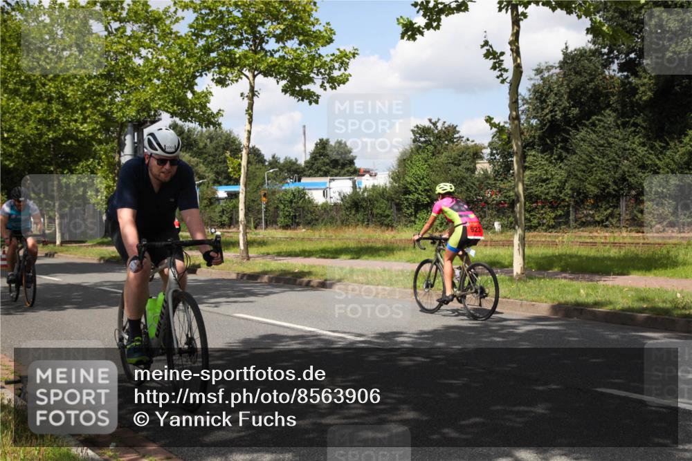10.08.2025 - GEWOBA Citytriathlon Bremen Yannick Fuchs http://msf.ph/oto/8563906 10.08.2025 12:40:56 Radfahren 606, 650, 660, 665, 785, 802, 803, 921, 1001, 1023 meine-sportfotos.de