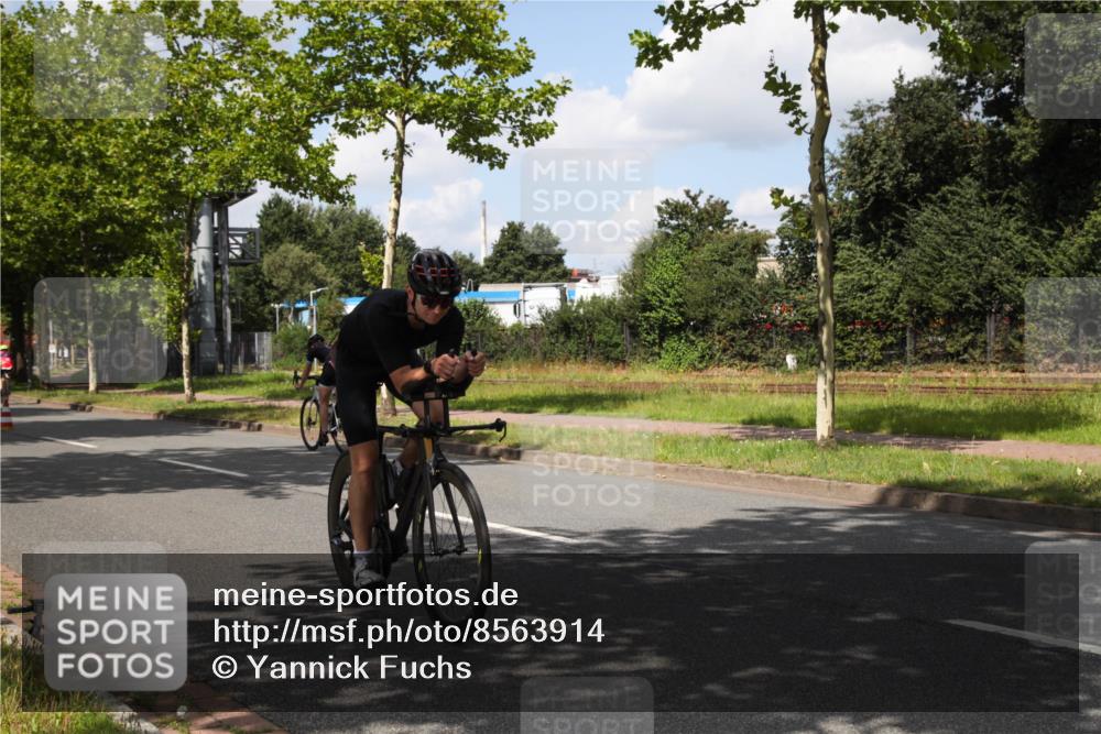 10.08.2025 - GEWOBA Citytriathlon Bremen Yannick Fuchs http://msf.ph/oto/8563914 10.08.2025 12:41:00 Radfahren 568, 606, 650, 660, 665, 785, 802, 803, 1001, 1023 meine-sportfotos.de