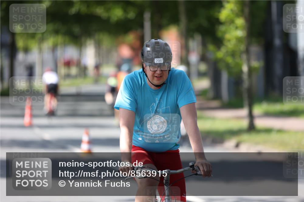 10.08.2025 - GEWOBA Citytriathlon Bremen Yannick Fuchs http://msf.ph/oto/8563915 10.08.2025 14:39:05 Radfahren 100, 130, 236, 354 meine-sportfotos.de